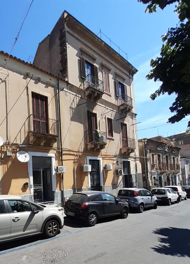 Il Filo Di Arianna Apartment Catania Bagian luar foto